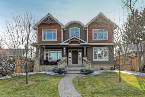 1739 49 Avenue SW Calgary AB T2T 2V1