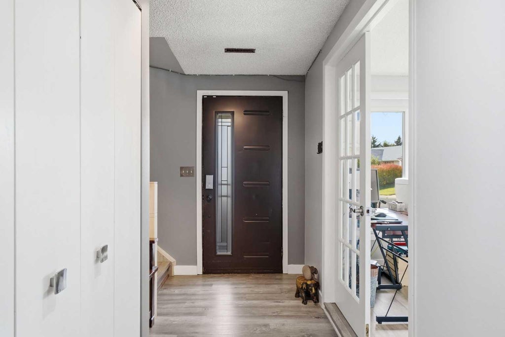 Photo of 96 Ranchridge Drive NW, Calgary, AB T3G 1W2 (MLS # A2350377)