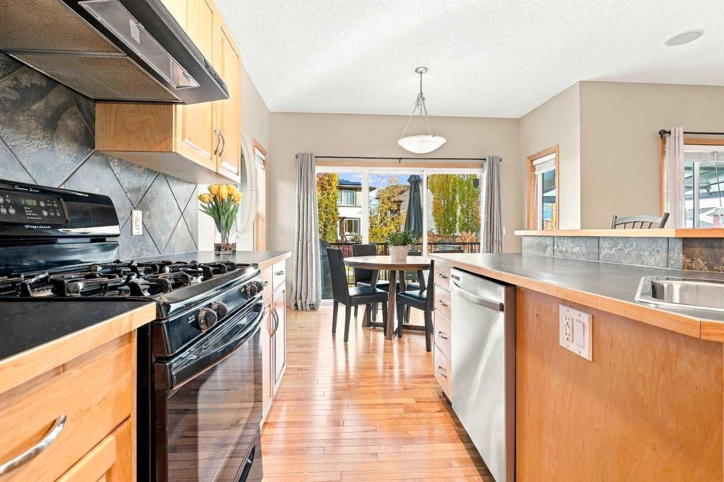 Photo of 112 Eversyde Way SW, Calgary, AB T2Y 4V5 (MLS # A2354407)