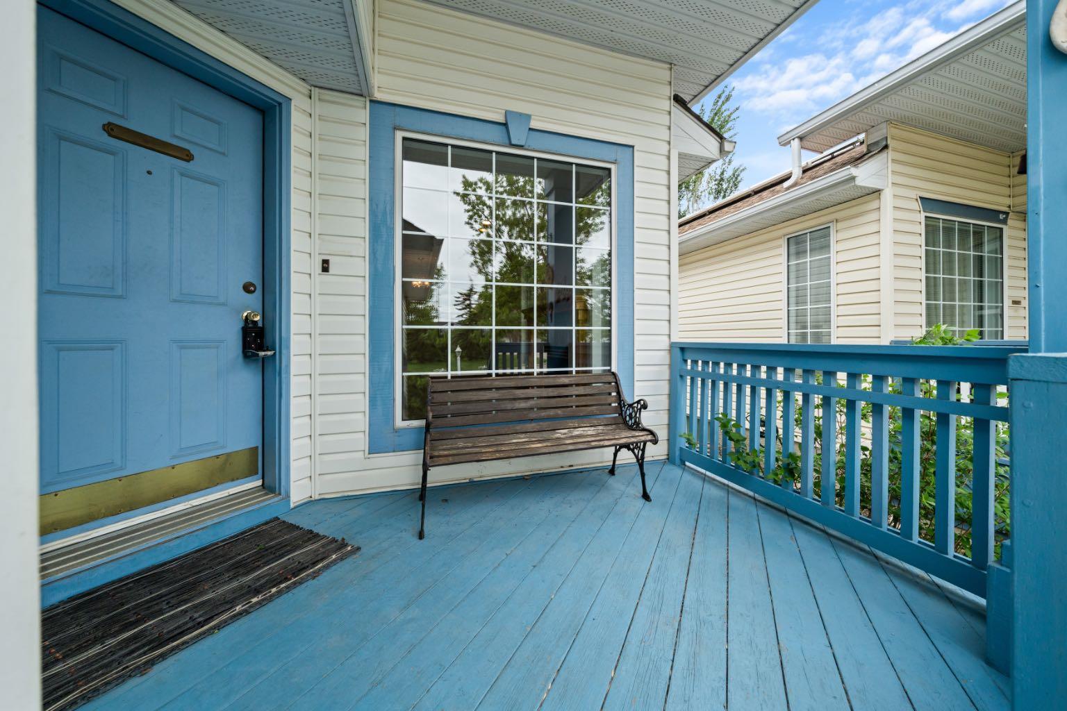126 Douglas Glen Close SE
