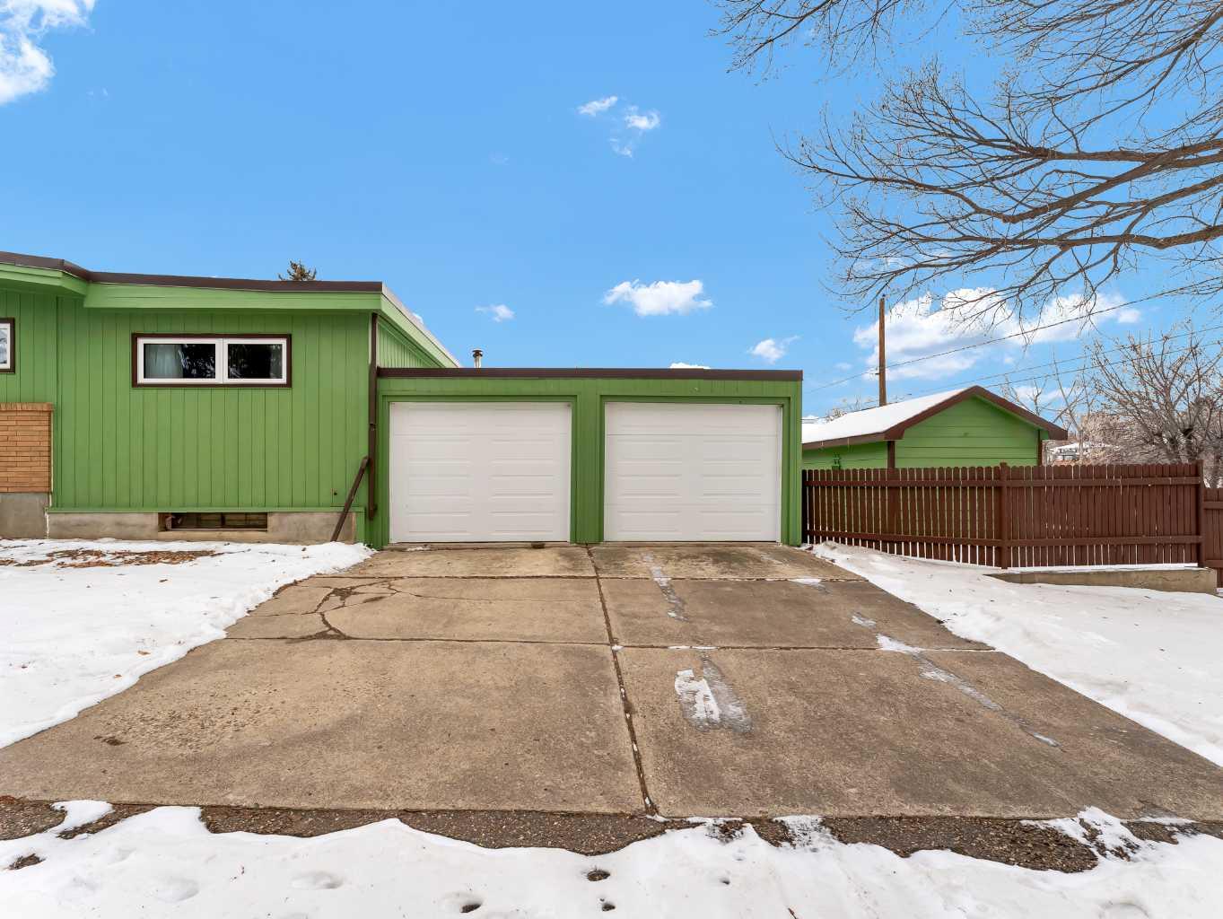 190 Connaught Drive SW