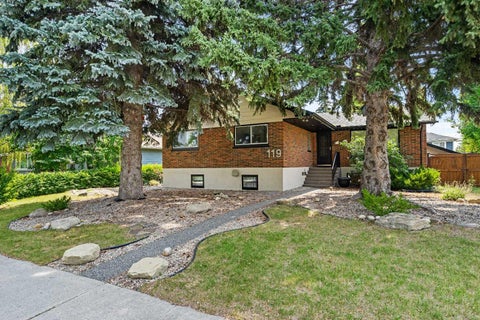 Photo of 119 Coleridge Road NW, Calgary, AB T2K 1X5 (MLS # A2333669)