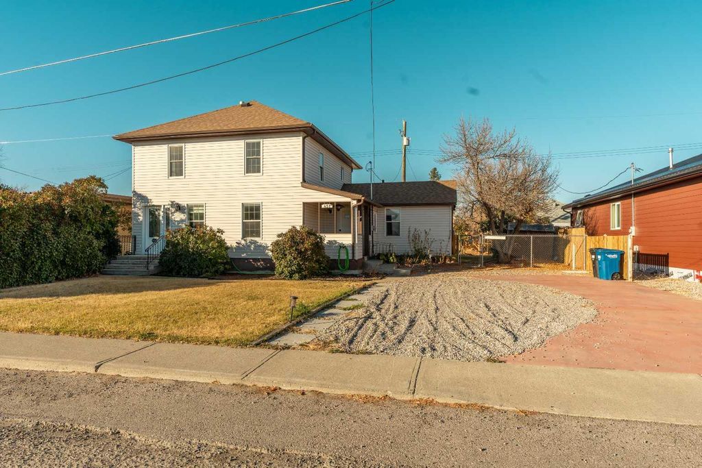 Photo of 451 20 Street, Fort Macleod, AB T0L 0Z0 (MLS # A2263161)