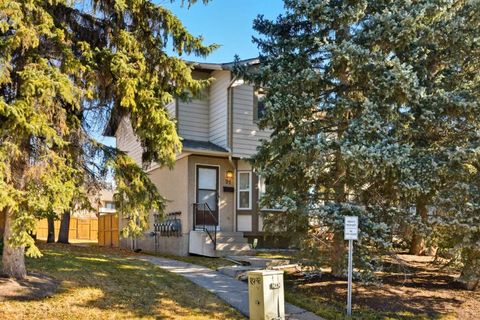 Photo of 91 Deerfield Drive SE, Calgary, AB T2J 6T9 (MLS # A2263400)