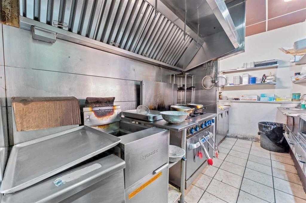 Photo of 920 36 Street NE, Calgary, AB T2A 6L8 (MLS # A2349638)
