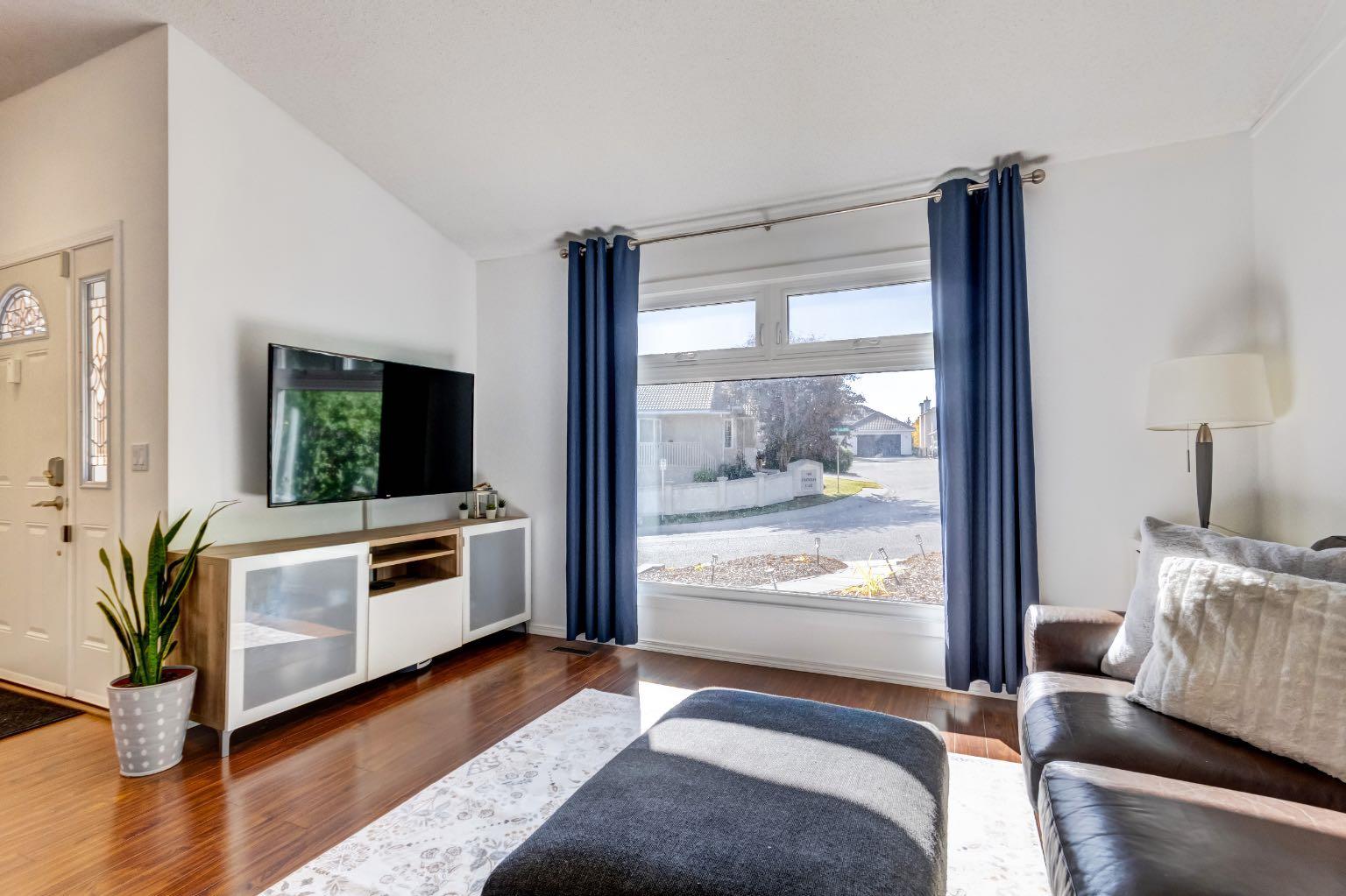 235 Strathearn Crescent SW