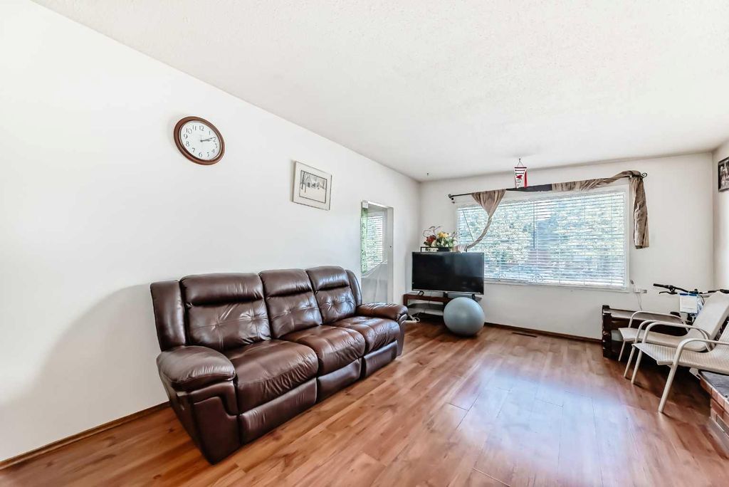 Photo of 2106 24 Street S, Lethbridge, AB T1K 2M5 (MLS # A2303697)