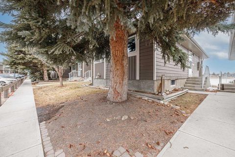 14736 Deerfield Drive SE 35 Calgary AB T2J 5Y1