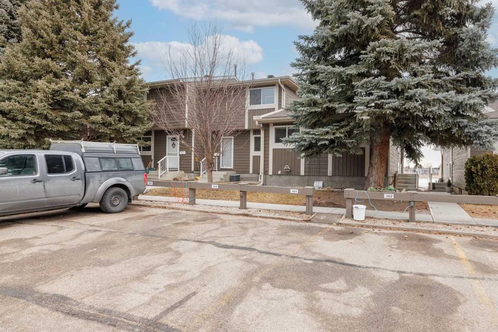 Photo of 14736 Deerfield Drive SE #35, Calgary, AB T2J 5Y1 (MLS # A2285978)