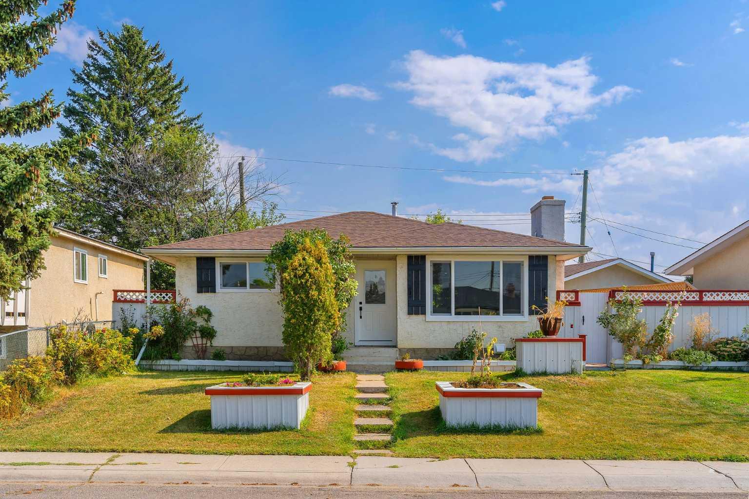 1271 Penedo Crescent SE