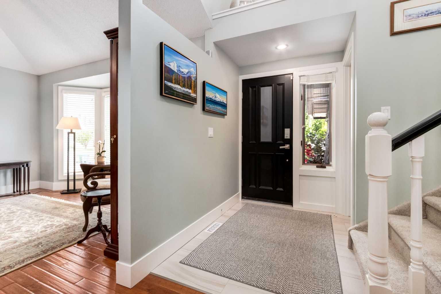 367 Woodbriar Circle SW