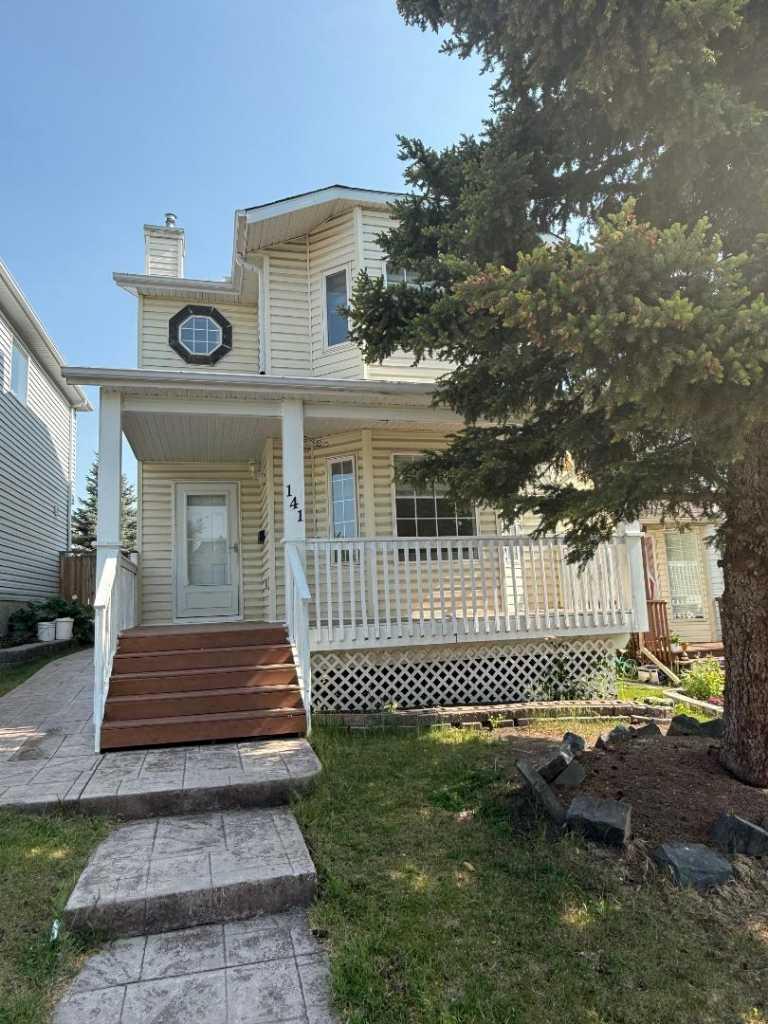 141 Harvest Gold Heights NE
