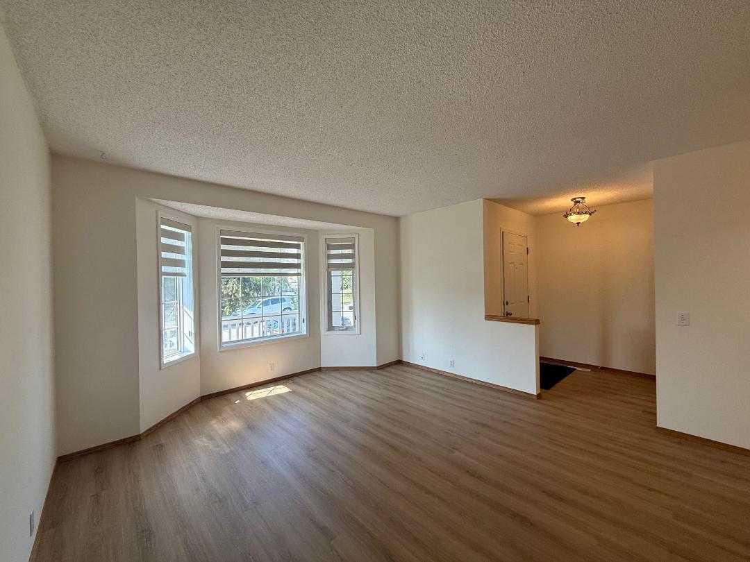 141 Harvest Gold Heights NE