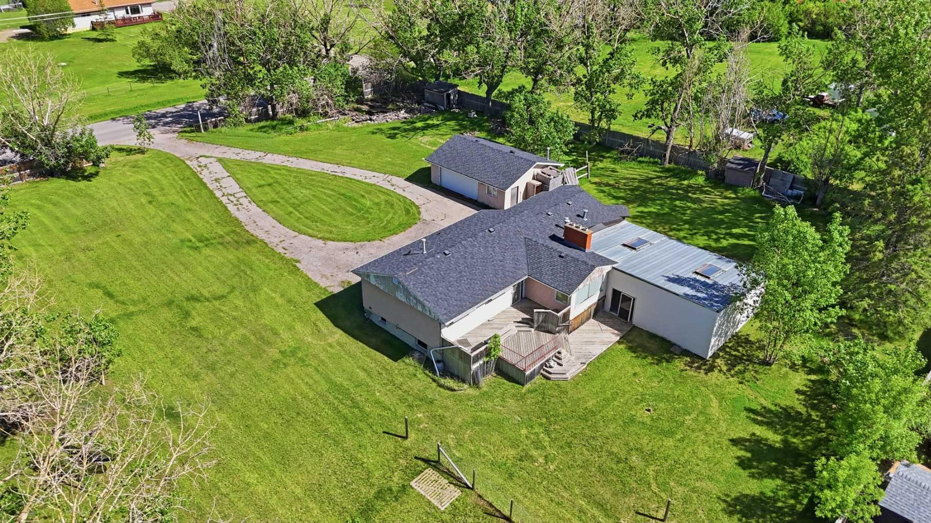 587 East Lakeview Road