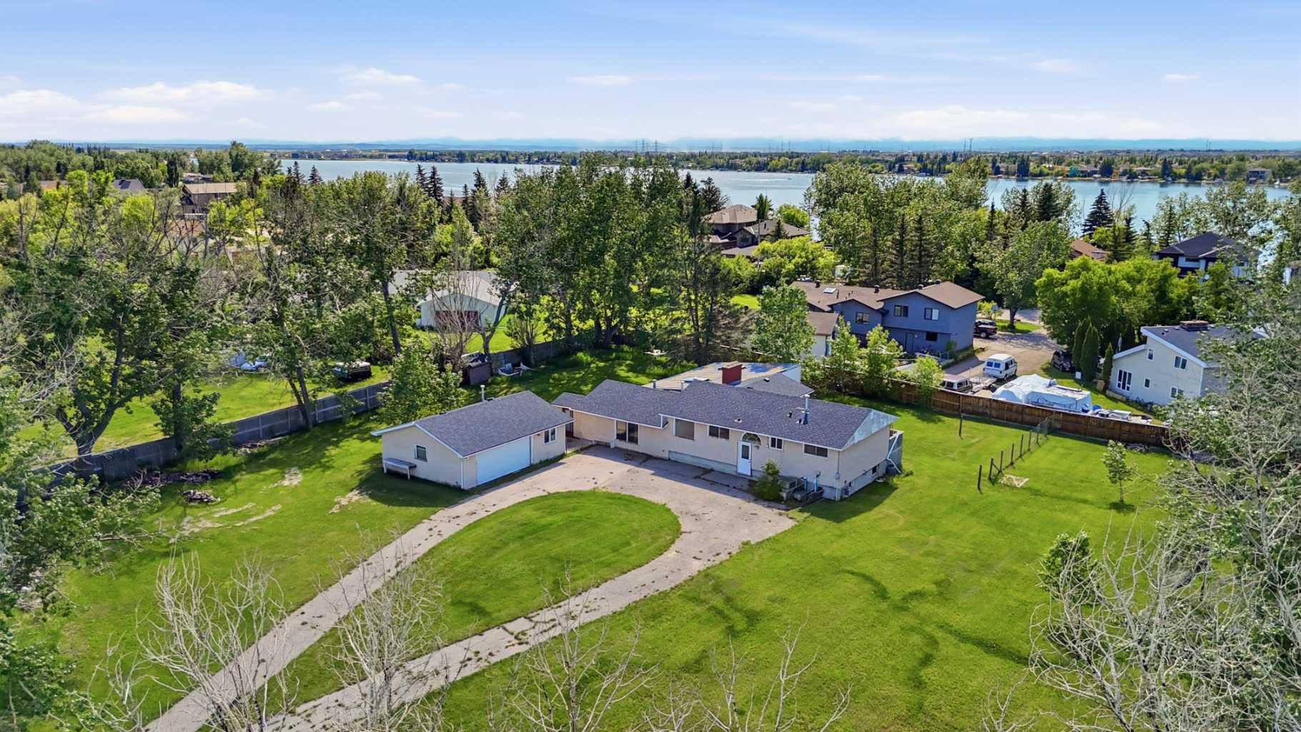 587 East Lakeview Road