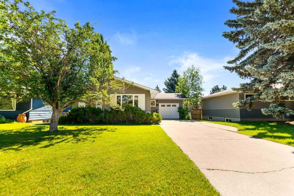 Photo of 7220 Farrell Road SE, Calgary, AB T2H 0T6 (MLS # A2327619)