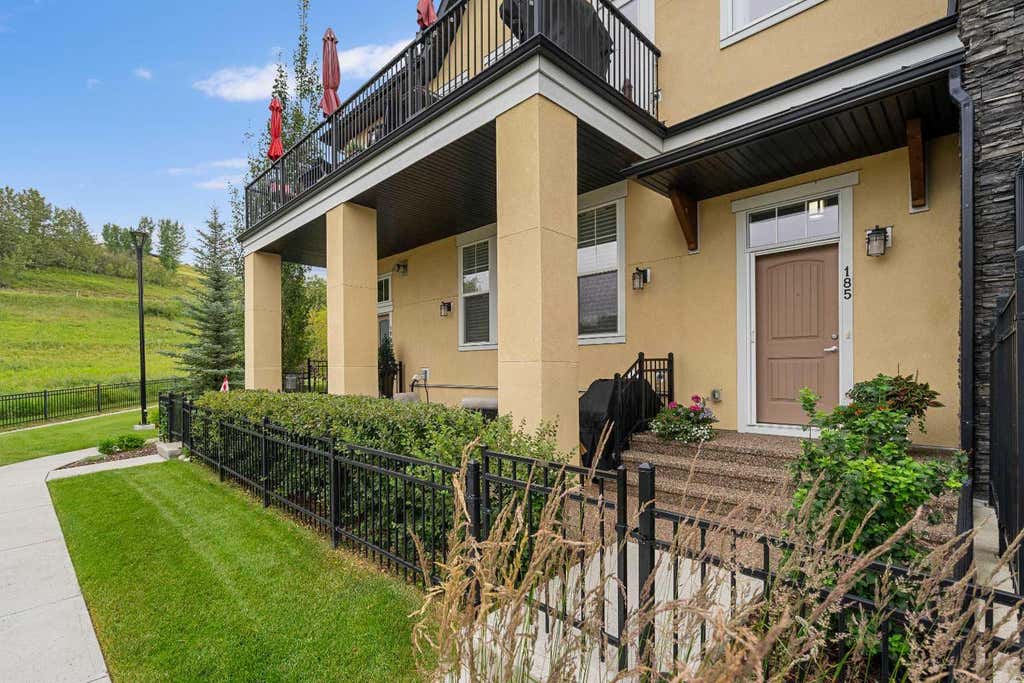 Photo of 185 Cranbrook Villas SE, Calgary, AB T3M 1Z3 (MLS # A2335024)