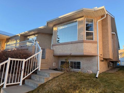 138 Sierra Morena Green SW Calgary AB T3H 3E4