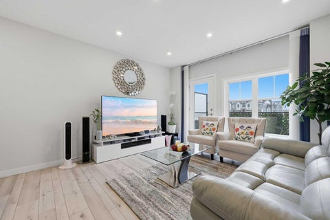 Photo of 11 Les Jardins Park SE, Calgary, AB T2C 5V3 (MLS # A2353533)