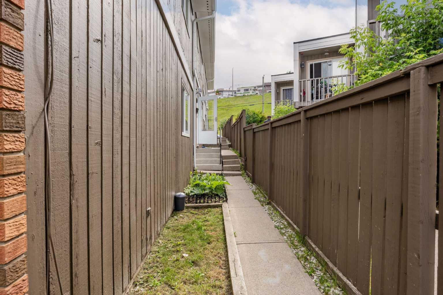 111 Huntington Park Green NW 8