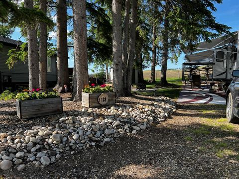 Photo of 10032 Township Road 422 #128B, Rural Ponoka County, AB T4J 1V9 (MLS # A2326774)