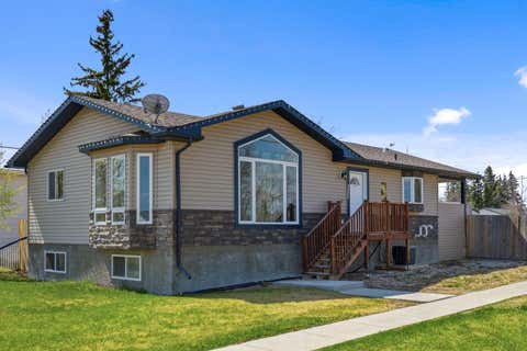 Photo of 4730 52 Street, Mayerthorpe, AB T0E 1N0 (MLS # A2338997)