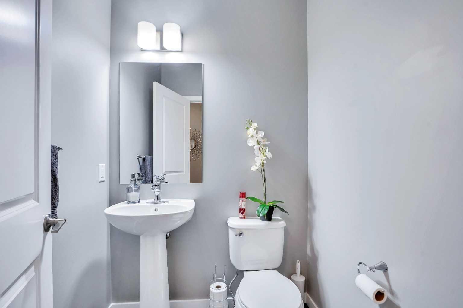 100 Redstone Parade NE