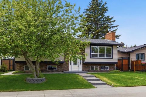 Photo of 351 Queen Charlotte Road SE, Calgary, AB T2J 4H5 (MLS # A2315201)
