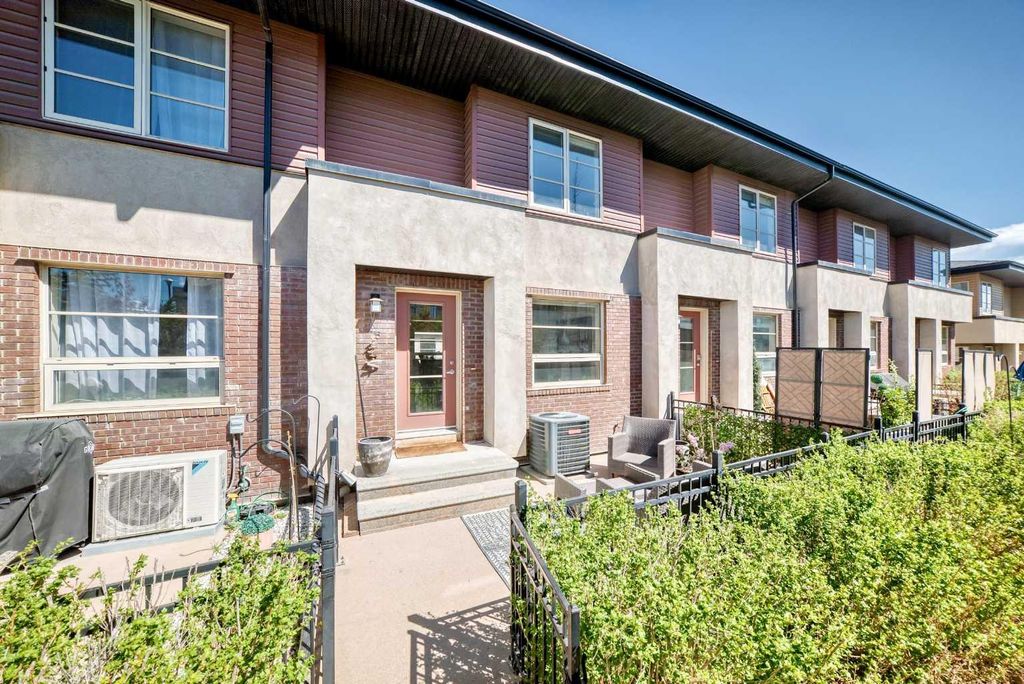 Photo of 25 Aspen Hills Terrace SW, Calgary, AB T3H 0P3 (MLS # A2310430)