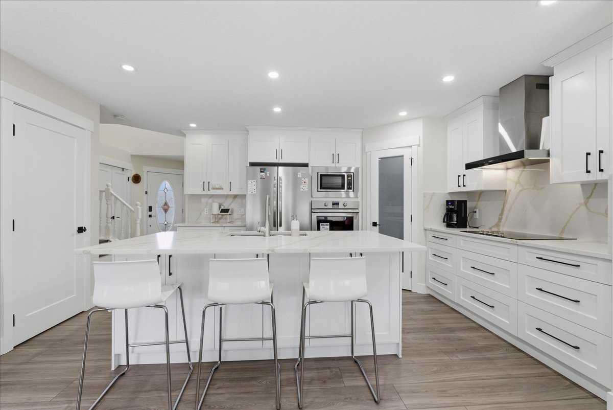 147 Coral Springs Court NE