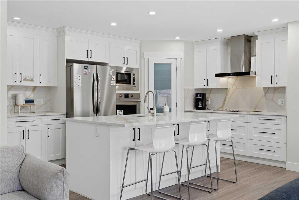 147 Coral Springs Court NE