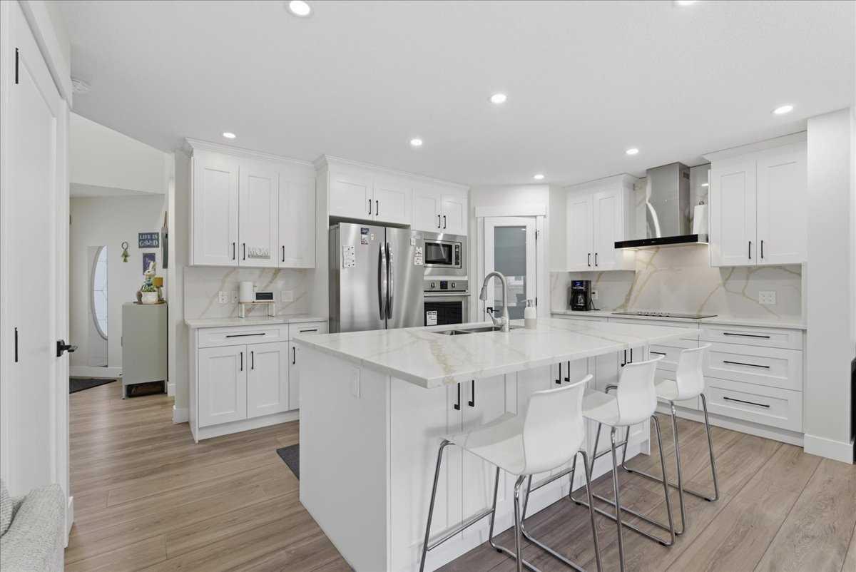 147 Coral Springs Court NE