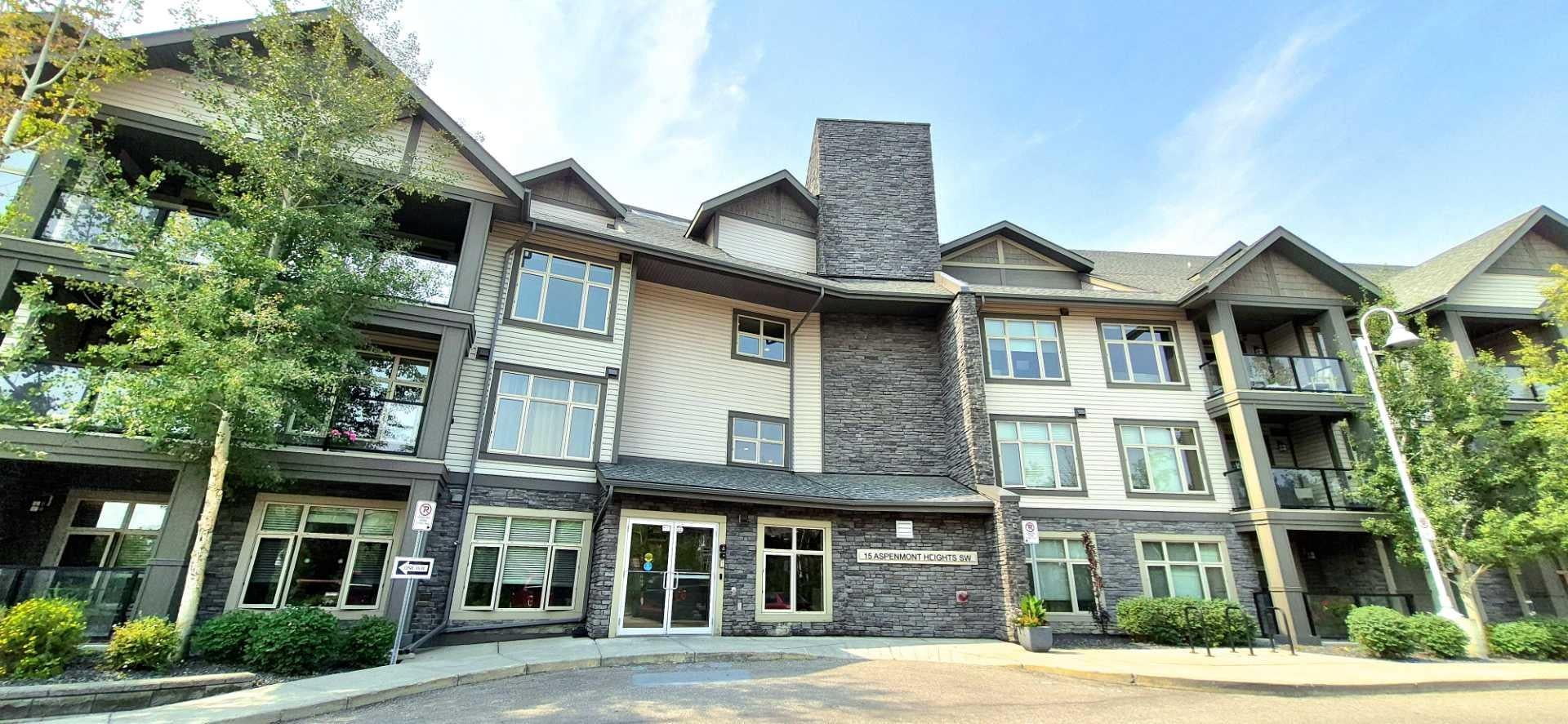 15 ASPENMONT Heights SW 206