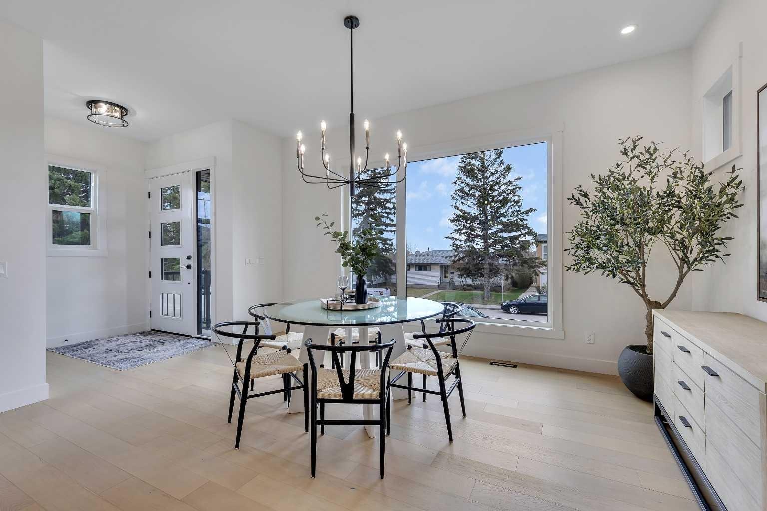 42 Collingwood Place NW