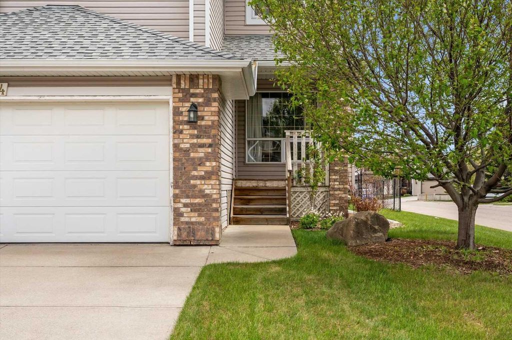 Photo of 4 Citadel Meadow Court NW, Calgary, AB T3G 4K6 (MLS # A2308064)
