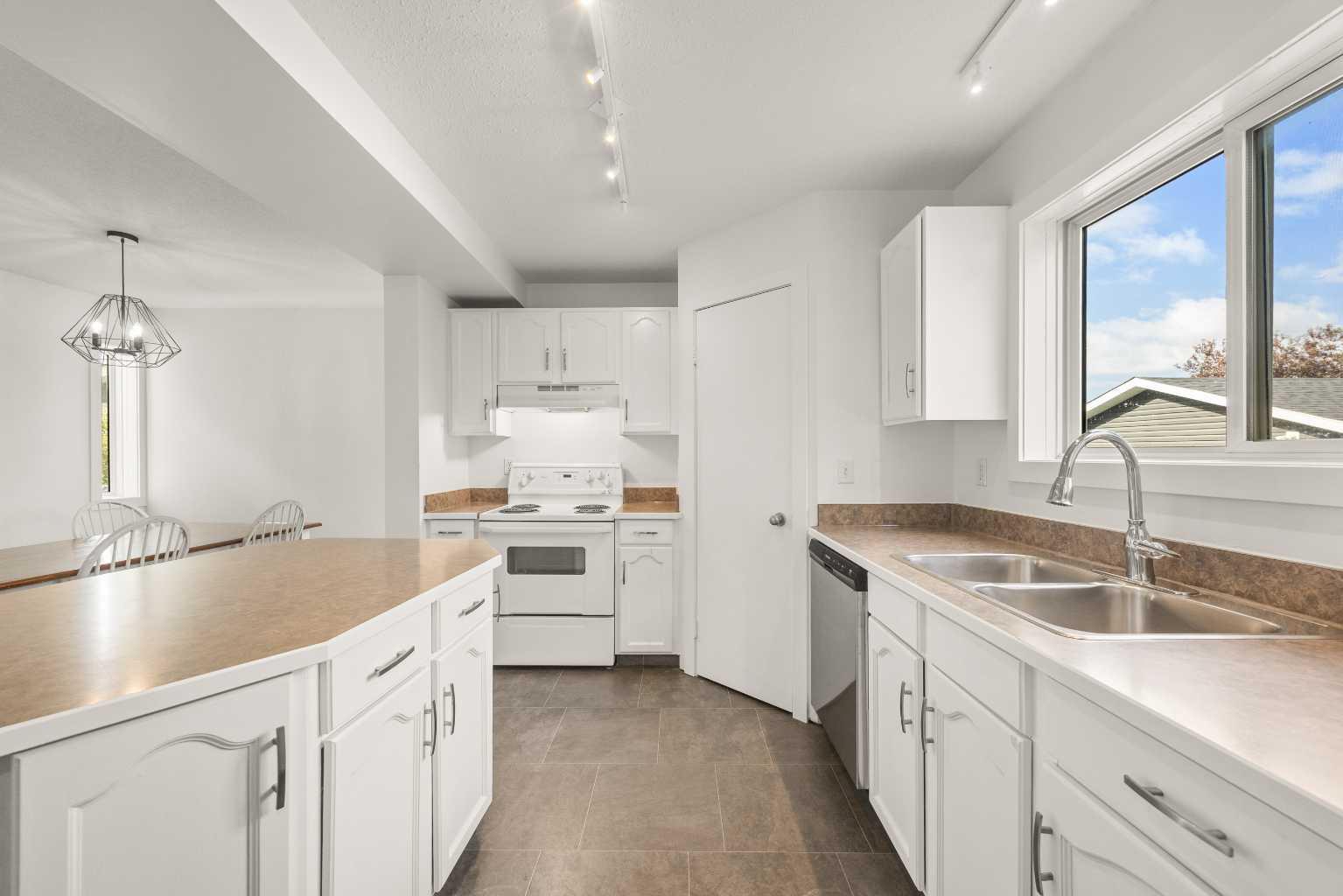 223 Coventry Road NE