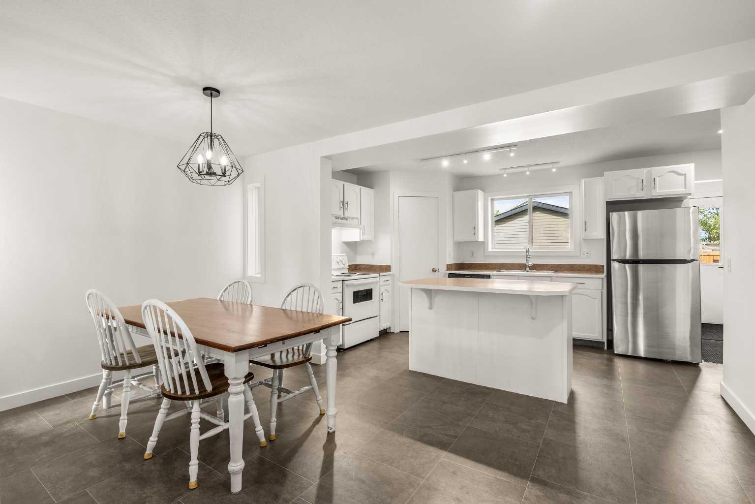 223 Coventry Road NE