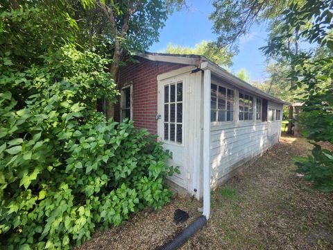 Photo of 244 2 Avenue, Drumheller, AB T0J 1B0 (MLS # A2329361)
