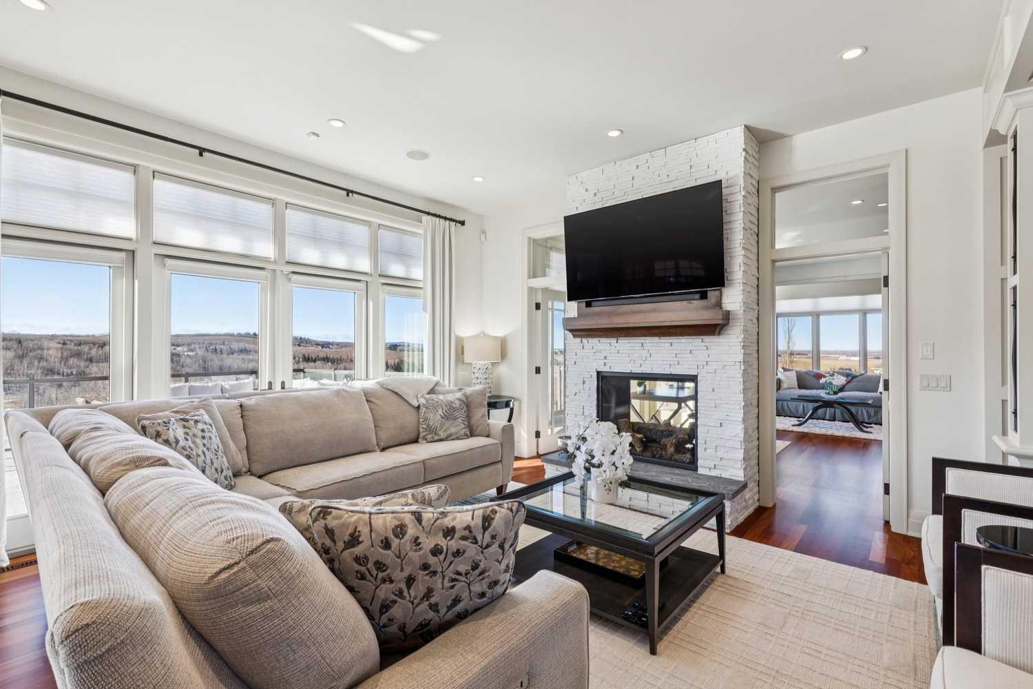 43 Red Willow Crescent W