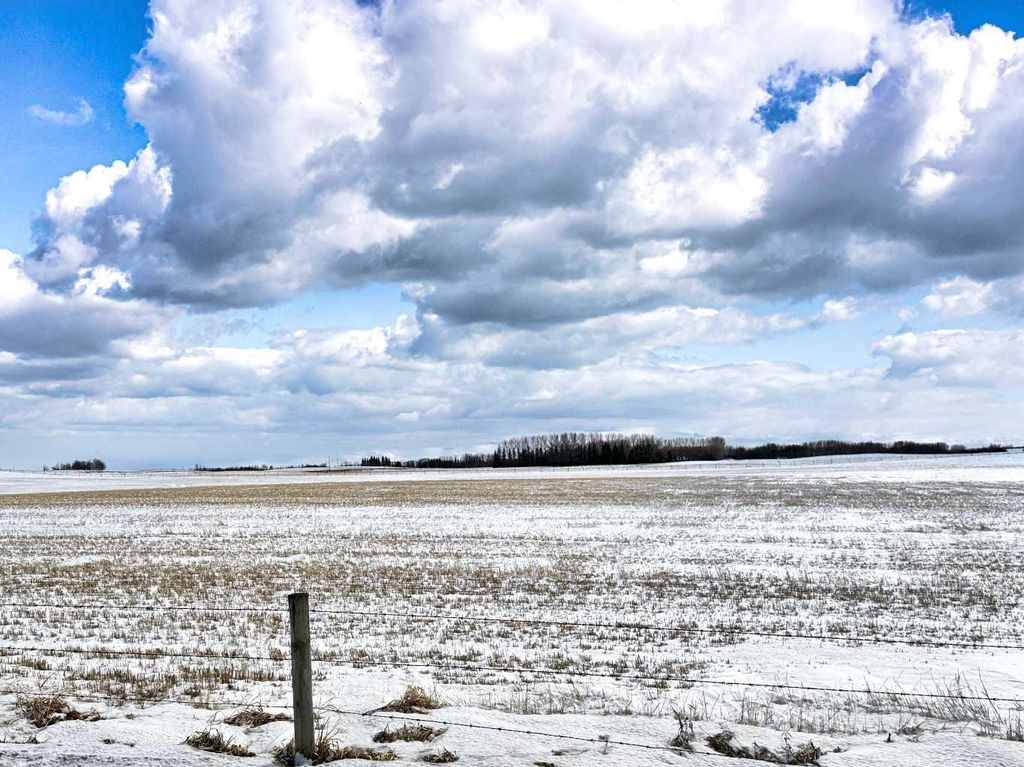 Photo of NE 11-33-21 W5th, Rural Mountain View County, AB T4H 1P0 (MLS # A2295654)