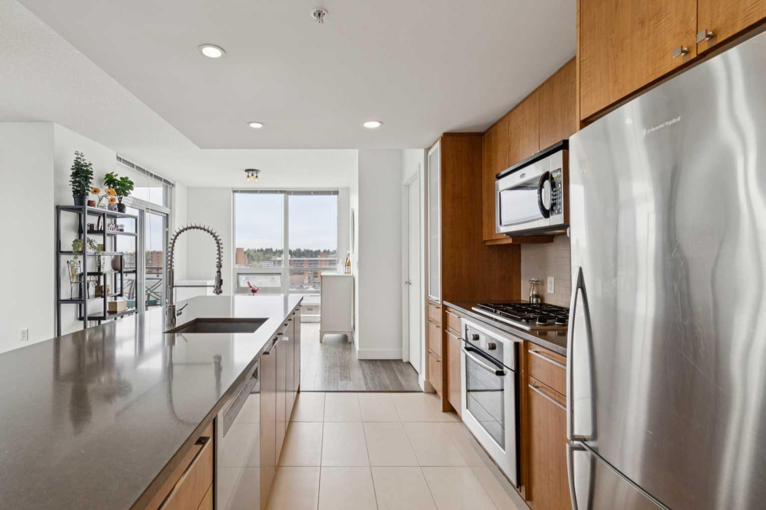 1118 12 Avenue SW 806