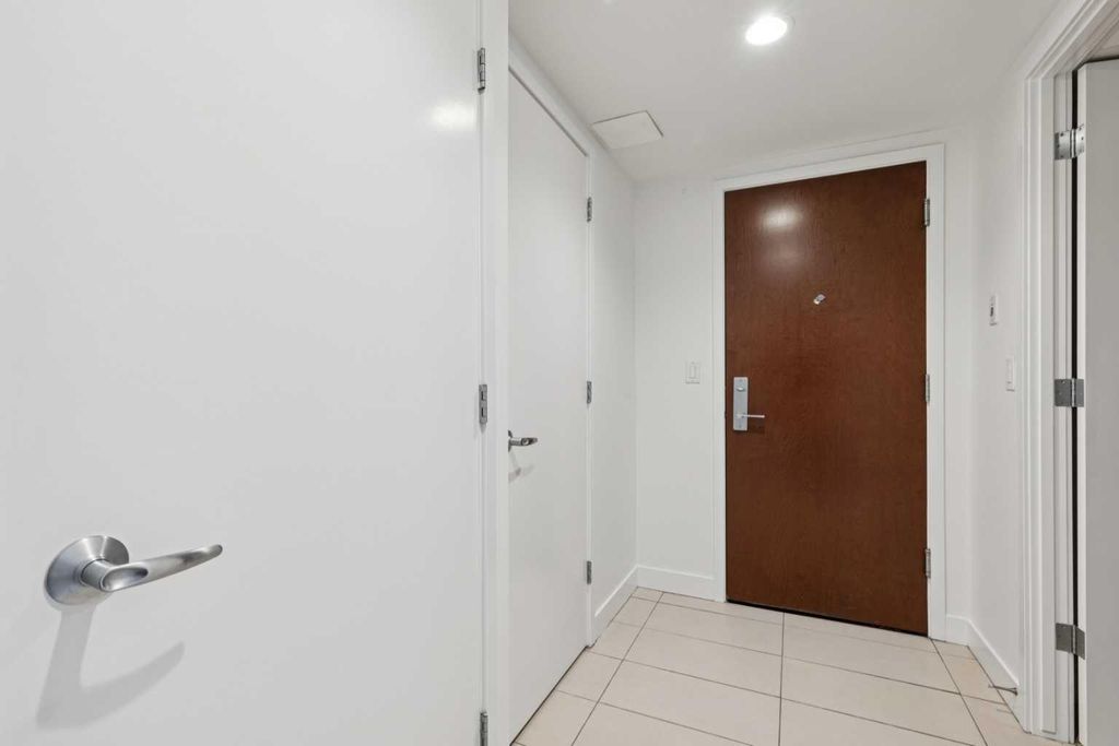 Photo of 1118 12 Avenue SW #806, Calgary, AB T2R 0P4 (MLS # A2309522)
