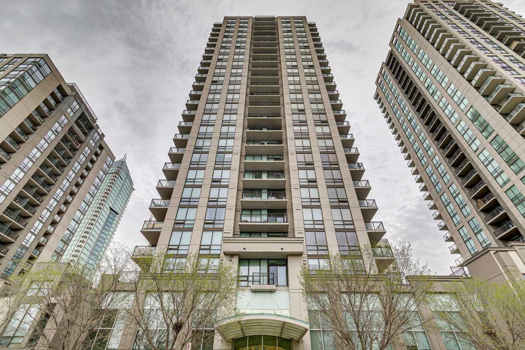 Photo of 1118 12 Avenue SW #806, Calgary, AB T2R 0P4 (MLS # A2309522)