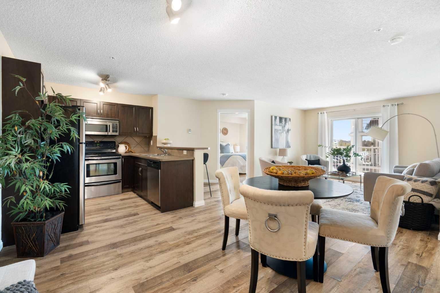 69 Country Village Manor NE 5209