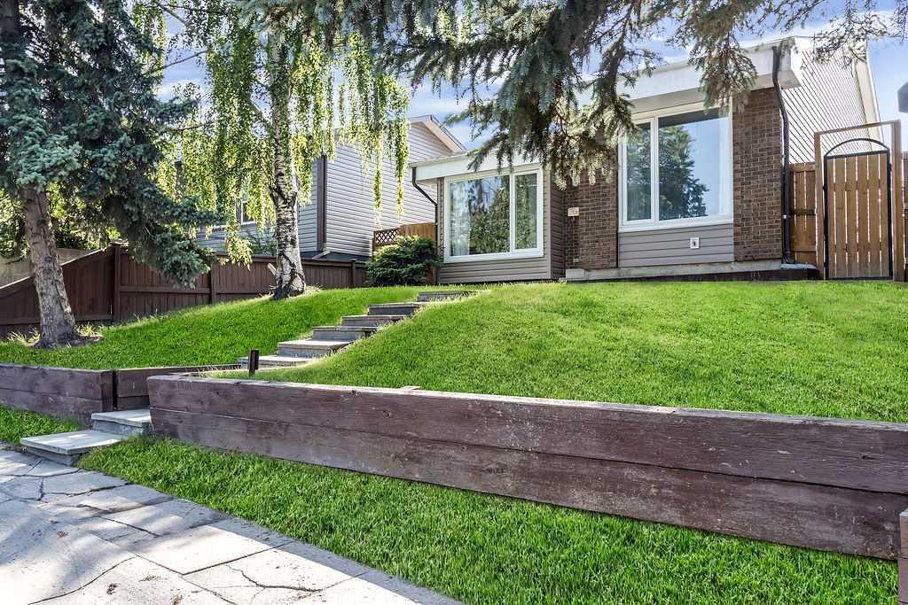 95 Beddington Way NE