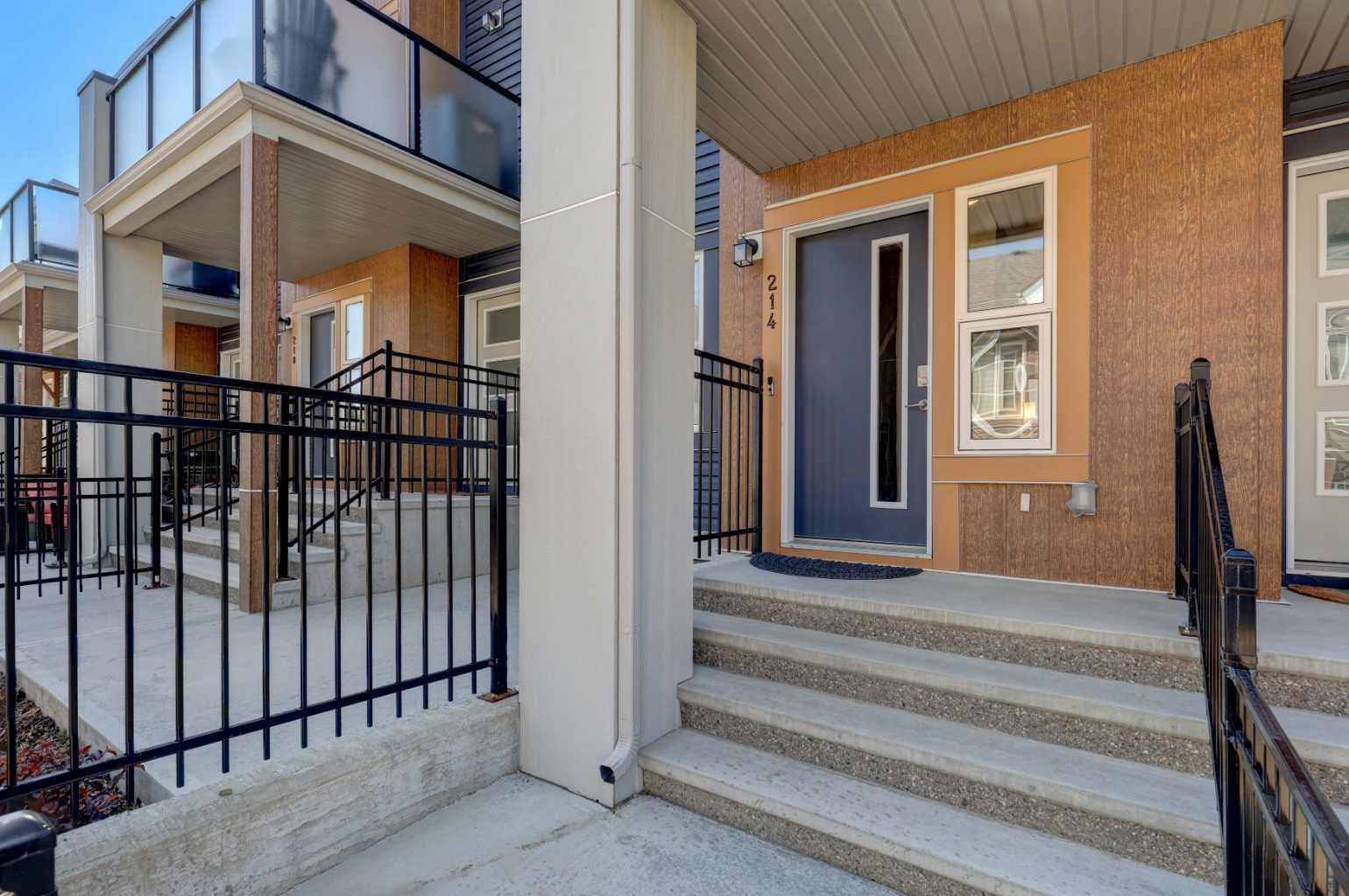 214 Livingston Common NE
