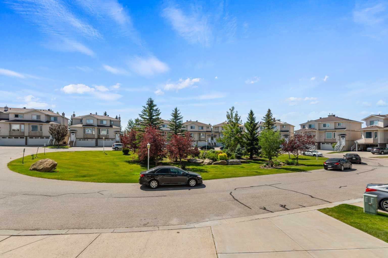 116 Country Hills Gardens NW