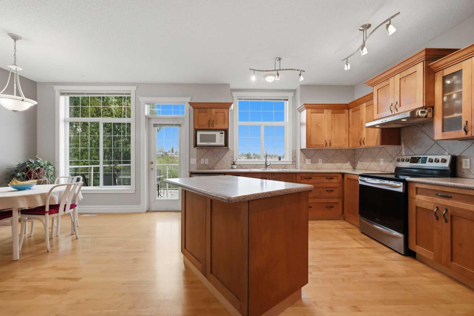 99 Arbour Butte Road NW