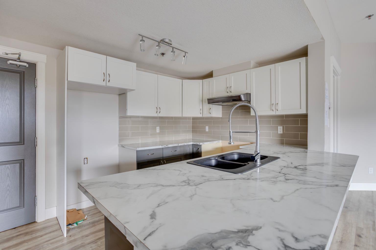 100 Denholm Gate 106