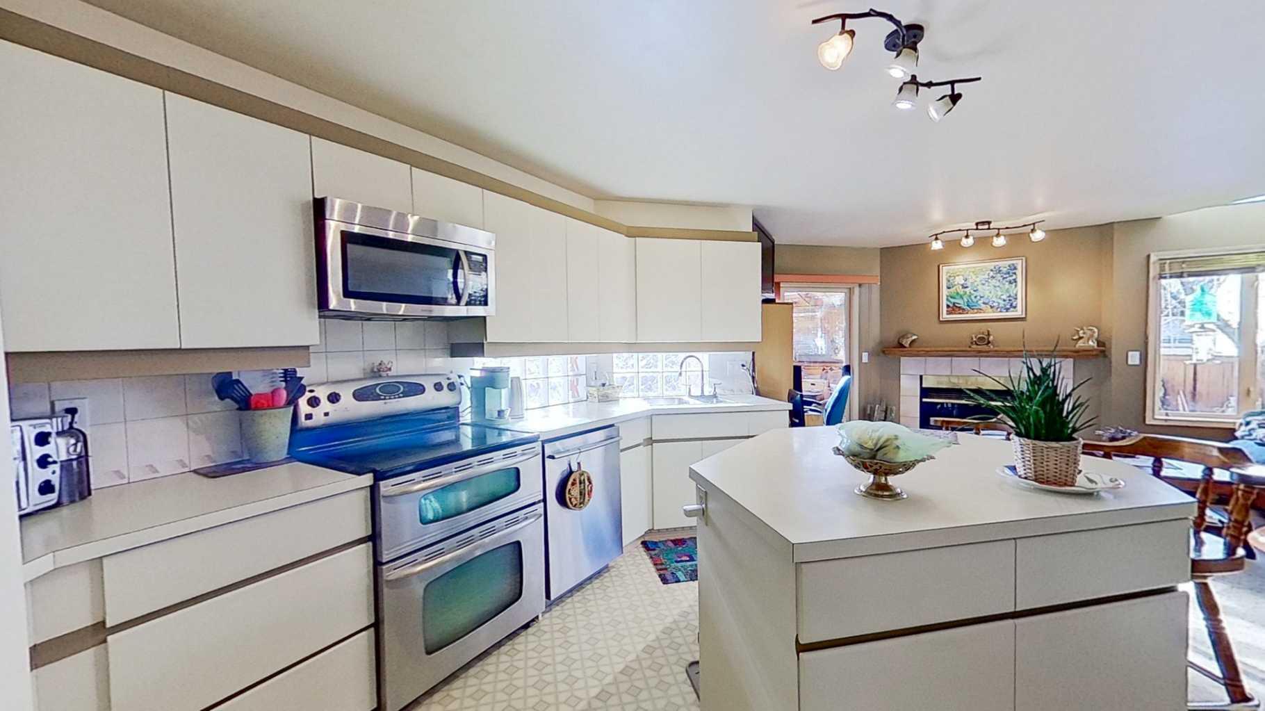 2219 Westmount Road NW